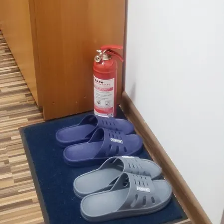 Apartment Shopping *